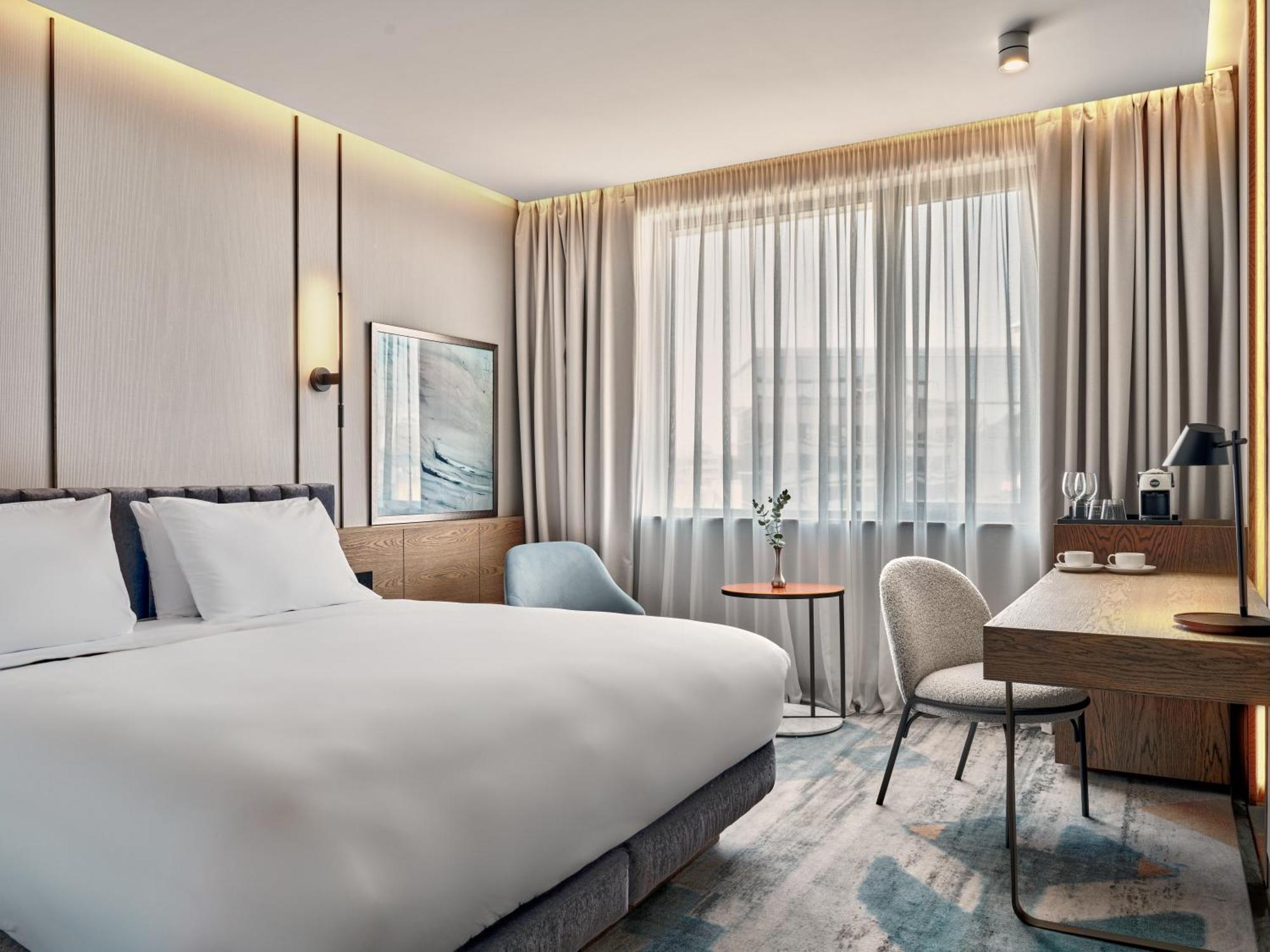 Crowne Plaza By Ihg