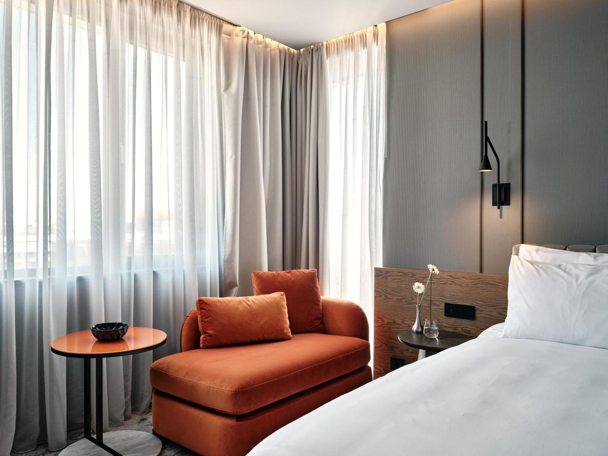 Crowne Plaza By Ihg