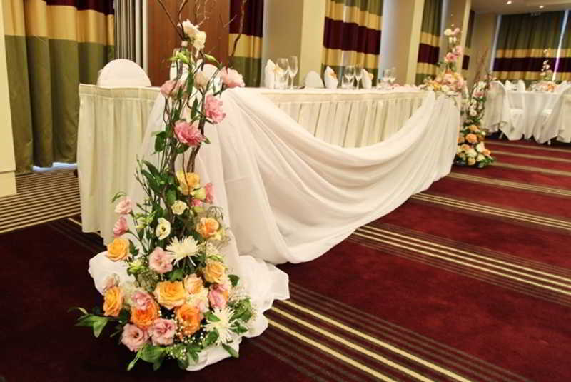 Crowne Plaza By Ihg